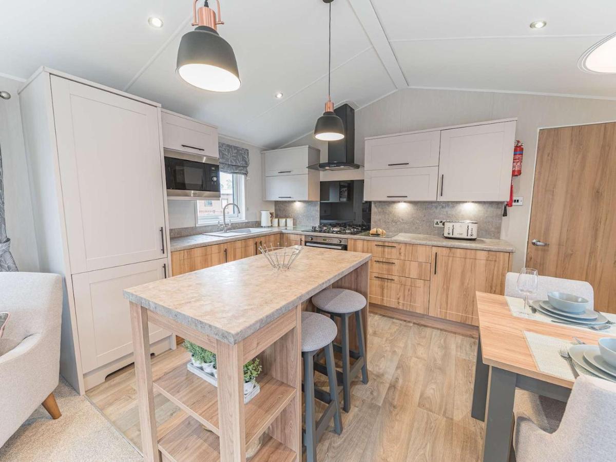 Pass The Keys New Sherwood Lodge Sleeps 6 At Leisure Village Carnforth Exteriér fotografie