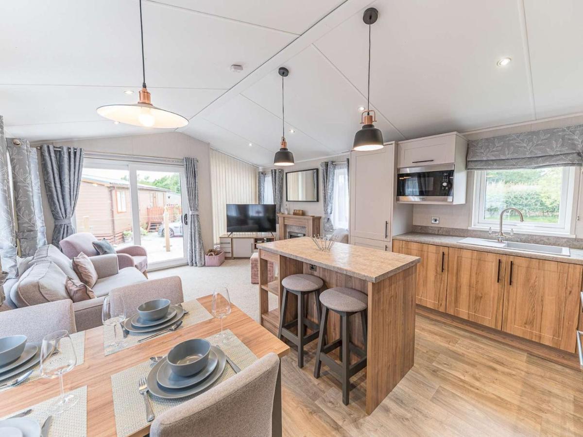 Pass The Keys New Sherwood Lodge Sleeps 6 At Leisure Village Carnforth Exteriér fotografie
