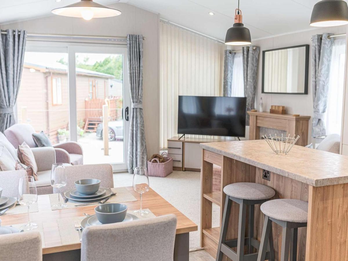 Pass The Keys New Sherwood Lodge Sleeps 6 At Leisure Village Carnforth Exteriér fotografie